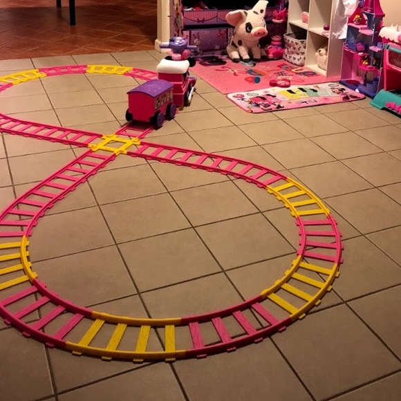 Minnie Mouse Train - Picture 2 of 4